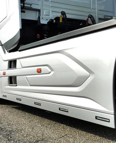 Solar Guard Sideskirt verlenger DAF met 5 LED lampen uitsparingen KKT