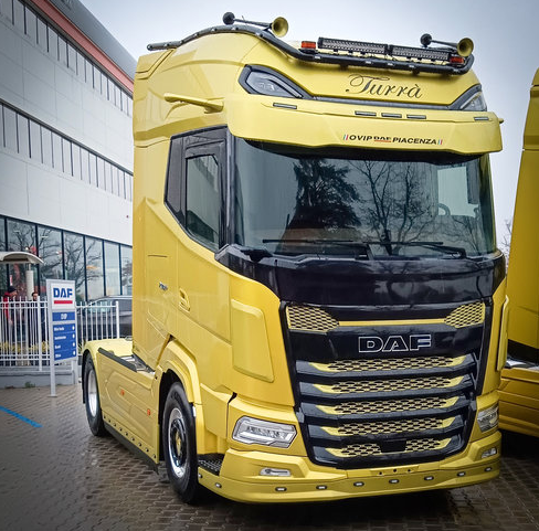 Solar Guard zonneklep DAF XF/XG - 5 lampgaten KKT